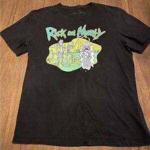 🔴 Hot Topic Rick And Morty T-shirt